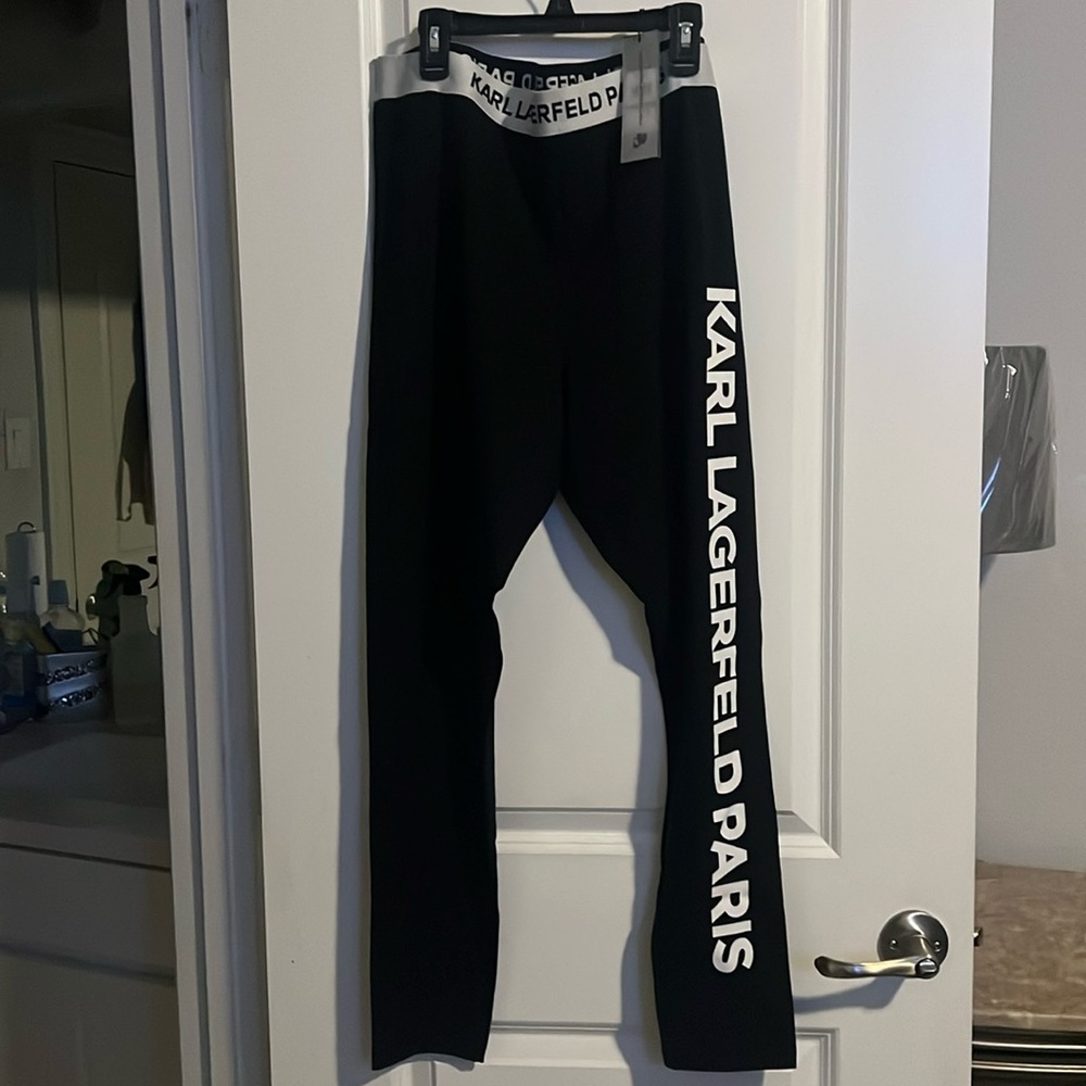 New AUTHENTIC women large black Karl Lagerfeld leggings.